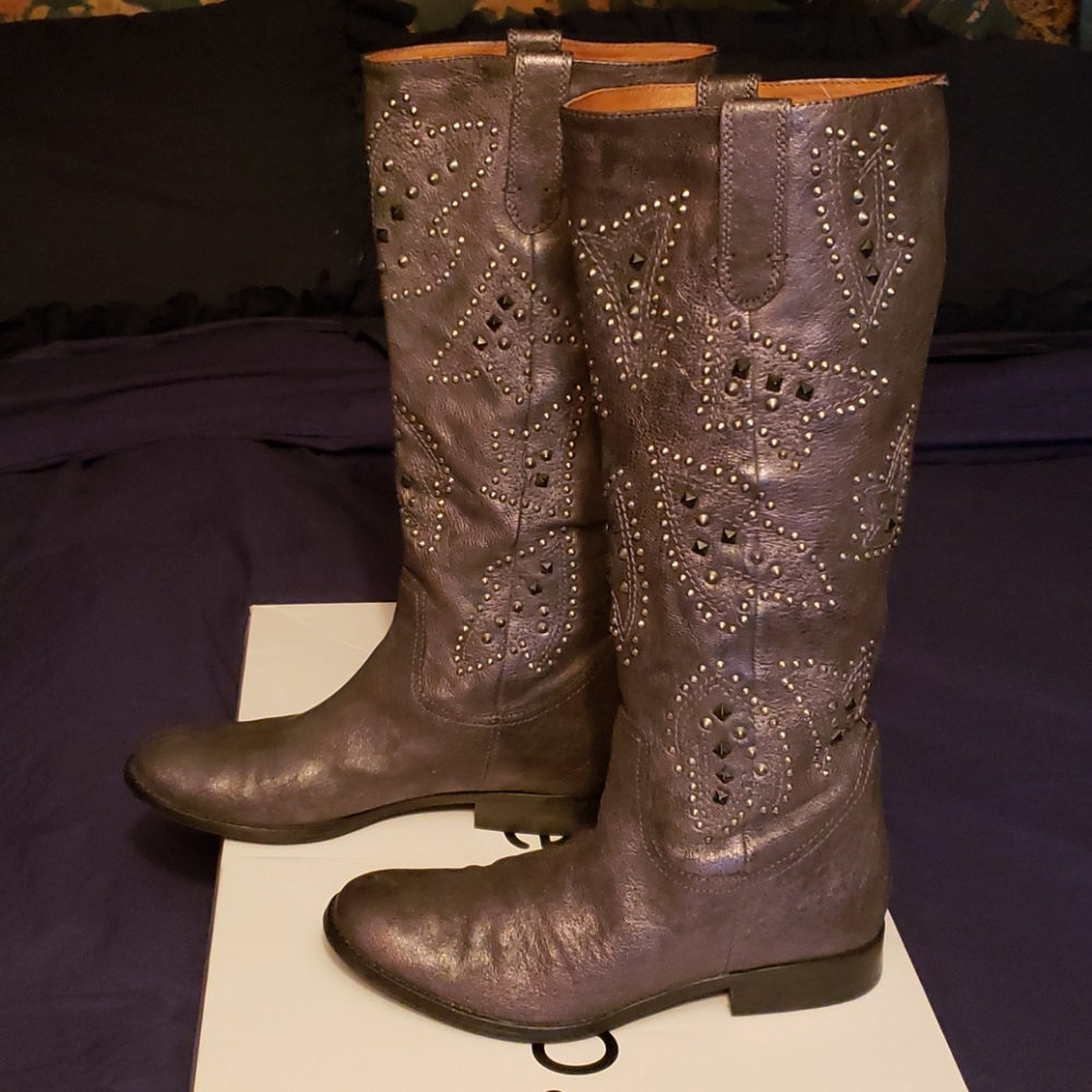 Boots - Picture 2 of 5